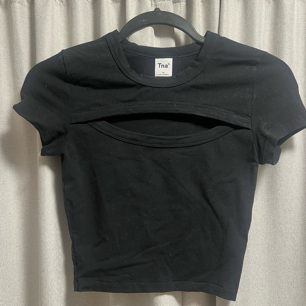 Aritzia TNA cut out crop top